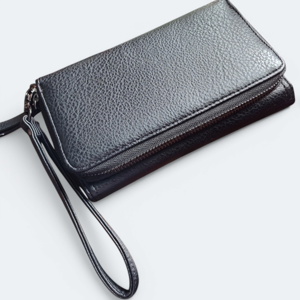 Jessica Simpson Black Wristlet Clutch - Picture 3 of 8